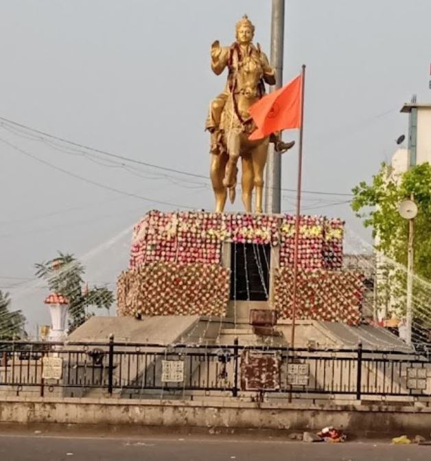 Basaweshwara Statue at Sindagi-Karnataka-2.