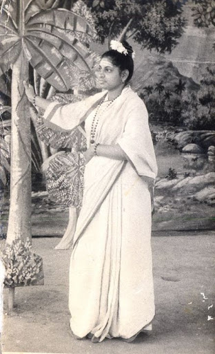 Pujya Maataji in Ashrama